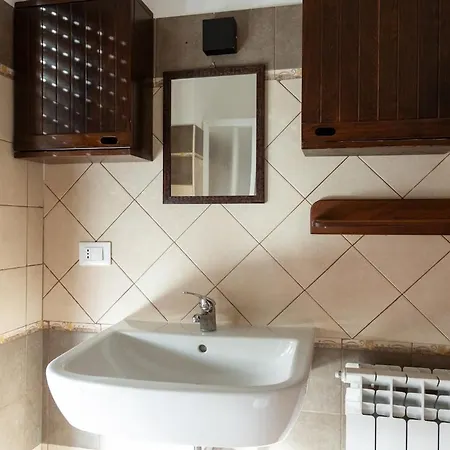 Homeby, La Piazzetta Л'Акуила